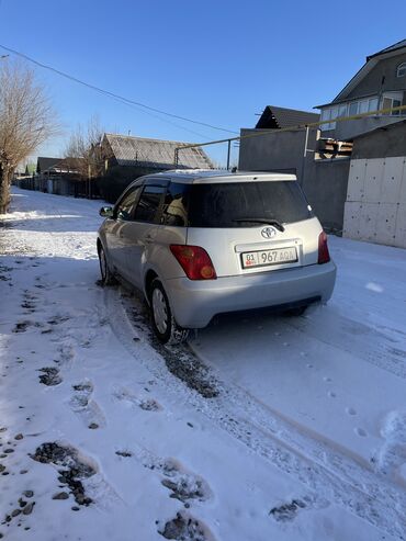 Toyota: Toyota ist: 2003 г., 1.3 л, Автомат, Бензин, Хэтчбэк