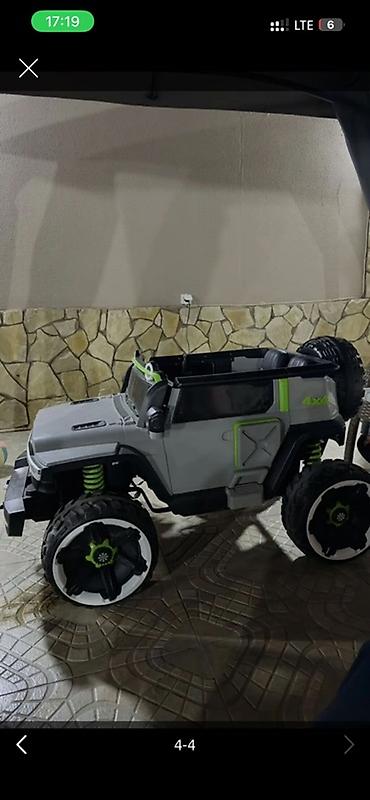 Jeep: Uşaq üçün elektrikli off-road Jeep tipli maşın - Korpus: boz/qara at lalafo.az — 1 Jeep: Uşaq üçün elektrikli off-road Jeep tipli maşın - Korpus: boz/qara — 1