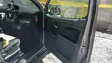 camry xv25: Toyota Yaris Verso: 2004 г., 1.3 л, Механика, Бензин, Хэтчбэк — 10