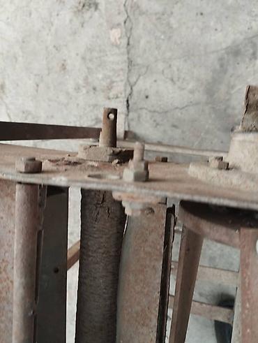 Колье: Металлический станок/механизм с загрузочным лотком и приводным узлом — 22