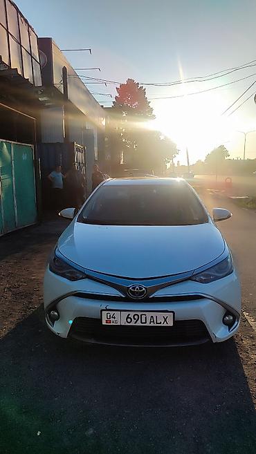 camry 1999: Toyota Corolla: 2018 г., 1.8 л, Вариатор, Гибрид, Седан — 2