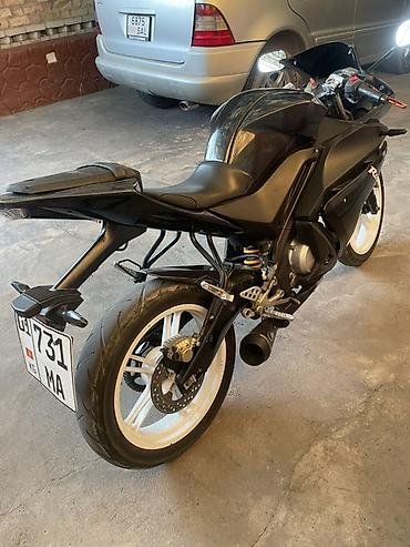 Мотоциклы: Спортивный мотоцикл Yamaha YZF‑R125 (R125), черный. Настоящий — 3