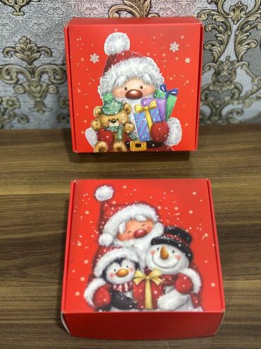 Yeni il oyuncaqları və bəzəkləri: Yeni il qutulari, Qiymet 1-2 azn civarindadi hamisini goturene endirim — 2