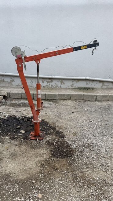 Kompressorlar: Satılır 1 ton yük götürür Mexaniki Kran ünvan biləcəri