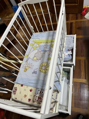 детское постельное белье в кроватку для новорожденных: Кроватка с матрацем