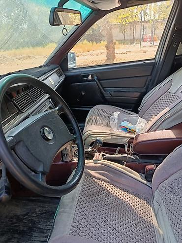 bmw m235i: Mercedes-Benz 190: 1986 г., 2 л, Механика, Седан — 8