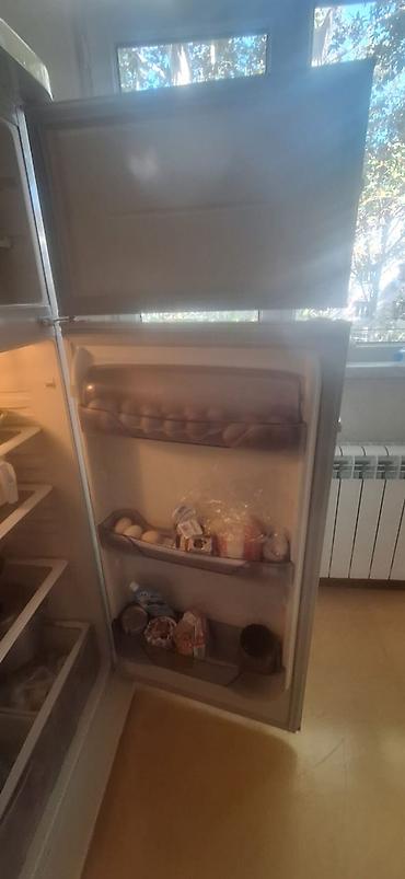 soyuducular 2ci el: İki qapılı soyuducu (yuxarıda dondurucu, aşağıda soyutma bölməsi) - — 1