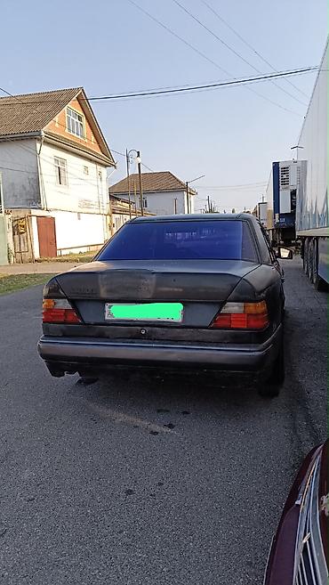 mersedes c 230: Mercedes-Benz 230: 2.3 l | 1985 il Sedan — 1