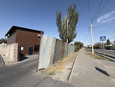 Аренда коммерческой недвижимости: 1700 м², С парковкой — 8