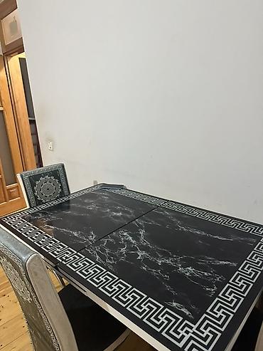klassik stullar: Satılır: 2 məhsul dəsti 1) Sürgülü qarderob - Rəng: krem/ivori — 2