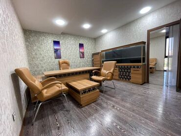 Ofislər: Xətai metrosunun arxasında, metroya piyada 7-8 dəqiqəlik məsafədə, 16 — 2