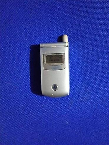cat mini telefon: Motorola T270

Telefon kao nov,radi na svim mrežama,baterija dobra — 1