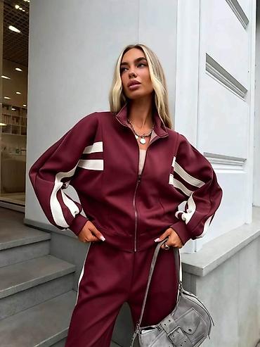 270 react: 08. Komplet trenerka koja ce vas oduševiti💫 Vel: S M L XL Cena : 3.800 — 4