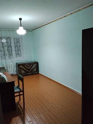 9 мкр квартиры: 3 комнаты, 59 м², 9 мкр 104 серия, 1 этаж, Старый ремонт — 3