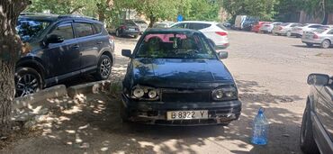 Volkswagen: Volkswagen Golf: 1993 г., 1.8 л, Механика, Бензин, Хэтчбэк