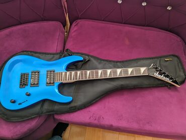Akkordeonlar: Elektron gitara, 6 sim, İşlənmiş, Ünvandan götürmə