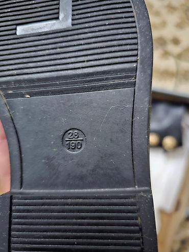 Верхняя одежда: Продаю верхнюю одежду на девочку 5-6,5 лет. Вся одежда в идеальном — 23