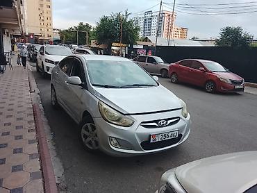 e klass: Hyundai Solaris: 2012 г., 1.6 л, Автомат, Бензин, Седан — 3