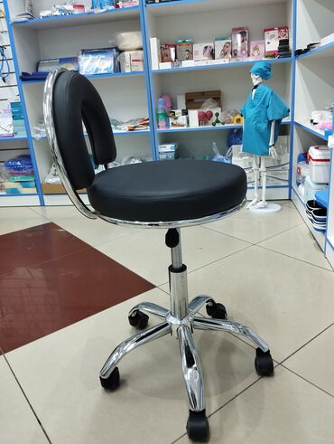 Медицинская мебель: В наличии Косметологический стульчик со спинкой 
Цвет- черный