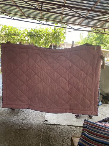 коврик для дом: Продаю верблюжьи одеяла из верблюжей шерсти, полуторки, новые, -3000