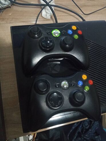 video nadzor komplet: Xbox 360 u odlicnom stanju ima 18 igrica, ima prostora jos 123 gb