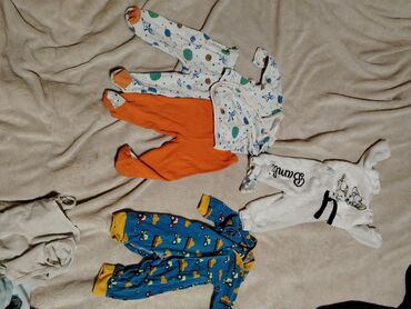 deciji brojevi odece: Set: Trousers, Sweatshirt, Footie