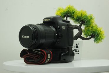 фотоаппарат canon профессиональный: Canon 7D + Grip + 18-135 mm linza ilə birlikdə Linzada və güzgüdə heç