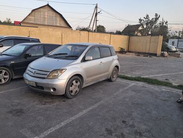 истеп машина: Toyota ist: 2003 г., 1.3 л, Автомат, Бензин, Хетчбек