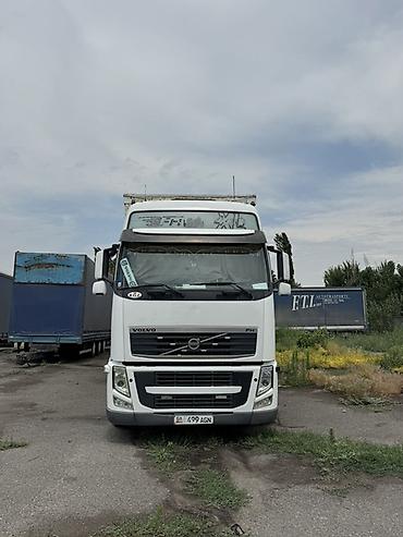 волва 2013: Тягач, Volvo, 2012 г., Шторный — 1