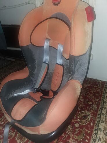детская кресло: Автокресло, цвет - Оранжевый, Б/у