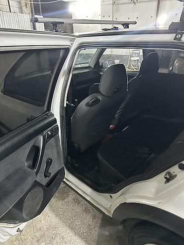 Volkswagen: Volkswagen Golf: 1994 г., 1.5 л, Вариатор, Бензин, Хэтчбэк — 7