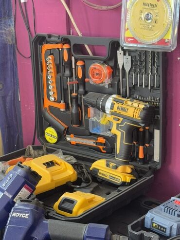 набор инструментов в баку: DeWalt markalı bu alət dəsti qara qutuda təqdim olunur və müxtəlif əl