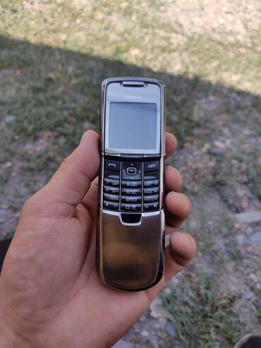 филипс телефоны: Nokia 6700 Slide, Б/у, < 2 ГБ, цвет - Серебристый, 1 SIM
