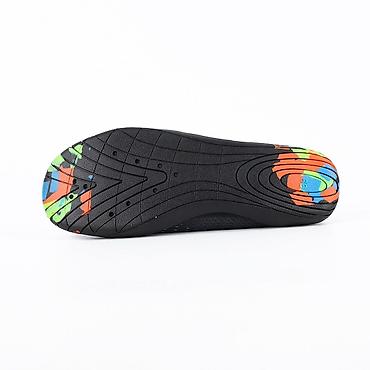 Кроссовки и спортивная обувь: Аквашузы, Акватапки, Акваобувь с плотной подошвой. Верх выполнен из at lalafo.kg — 24 Кроссовки и спортивная обувь: Аквашузы, Акватапки, Акваобувь с плотной подошвой. Верх выполнен из — 24