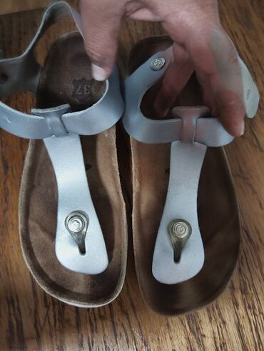ravne zlatne sandale: Sandale, Grubin, 37