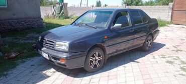 Транспорт: Volkswagen Vento: 1994 г., 1.8 л, Механика, Бензин, Седан