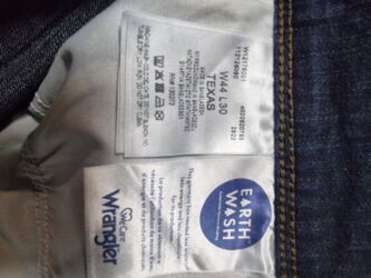 Джинсы: Wrangler джинсы. ОРИГИНАЛ. КЛАСИКА. ПРЯМЫЕ. Тёмно синий. 100% at lalafo.kg — 14 Джинсы: Wrangler джинсы. ОРИГИНАЛ. КЛАСИКА. ПРЯМЫЕ. Тёмно синий. 100% — 14