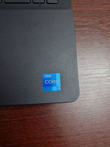 Noutbuk və netbuklar: Dell vostro 153000. Az islenib. Qiymet 400 manat