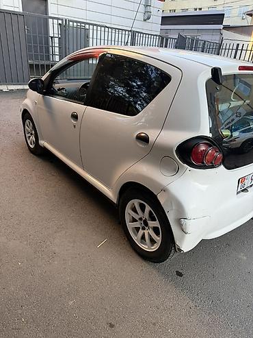 малолитражка авто 1л обьем куб: Toyota Aygo: 2011 г., 1 л, Робот, Бензин — 4