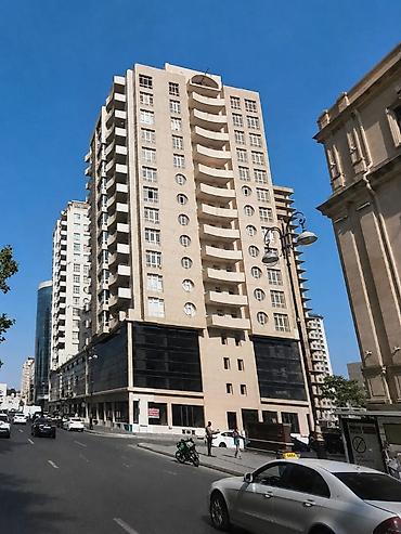 Mənzil, 3 otaqlı, 138 m², satılır, Bakı