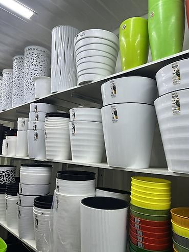 Доставка по городу бесплатно. огромный выбор Пластиковые кашпо и at lalafo.kg Доставка по городу бесплатно. огромный выбор Пластиковые кашпо и