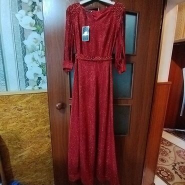 длинное красное вечернее платье: Вечернее платье, Длинная модель, С рукавами, 4XL (EU 48)
