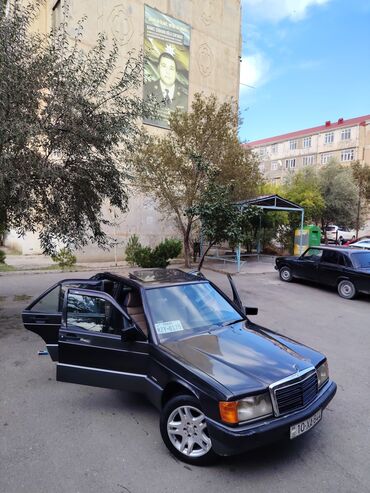 Mercedes-Benz: Mercedes-Benz 190 (W201) sedan - Kuzov: qara rəng, 4 qapı, sunroof — 4