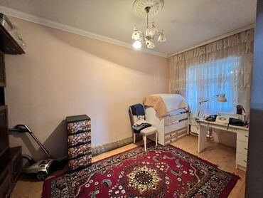 Həyət evləri və villaların satışı: Binəqədi qəs. 4 otaqlı, 100 kv. m, Orta təmir — 10