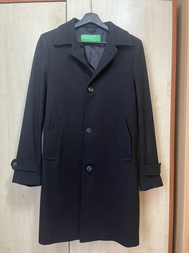 черный пальто: Продается мужское пальто от Итальянской фирмы Benetton. В идеальном