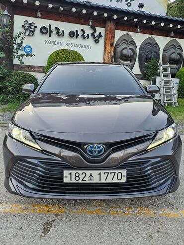 авто в рассрочку без банка без первоначального взноса в бишкеке: Toyota Camry: 2020 г., 2.5 л, Автоматтык, Гибрид, Седан
