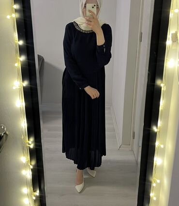 Ziyafət donları: M-L beden goy reng sifon don. 38-40 razmere gedir