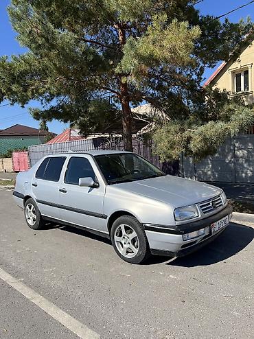 Продажа авто: Volkswagen Vento: 1993 г., 1.8 л, Механика, Бензин, Седан — 8