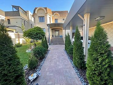 Продажа коттеджей и домов: Продается современный 6-ком. дом 250 м² на участке 4 сотки в центре с — 1