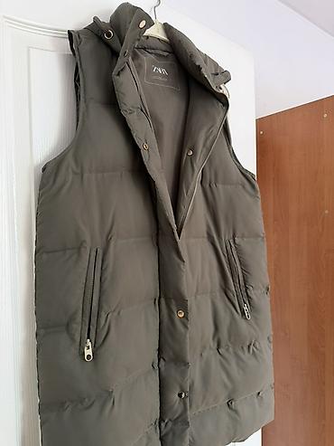 shell jakne: Zimski prsluk bez rukava – ZARA - Model: dugački puffer prsluk - — 2